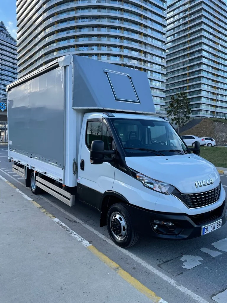 Luggage & Kit Vans