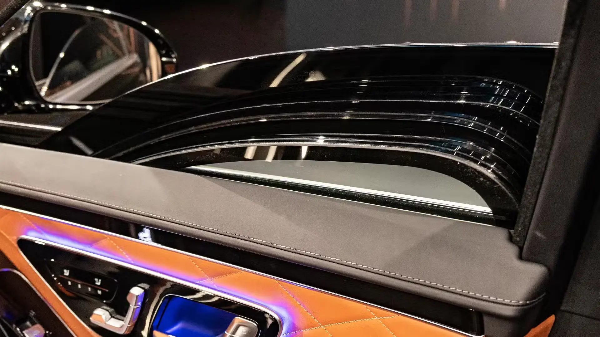 Mercedes-Benz Guard armored door ballistic glass