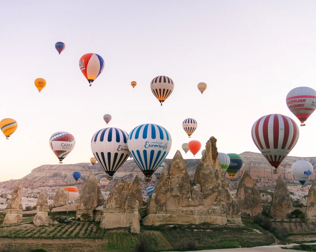 Chauffeurservice Kappadokien Heißluftballons Feenkamine Mercedes Luxus